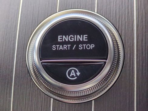 Used 2026 Mercedes-Benz GLC 300 4MATIC image 29