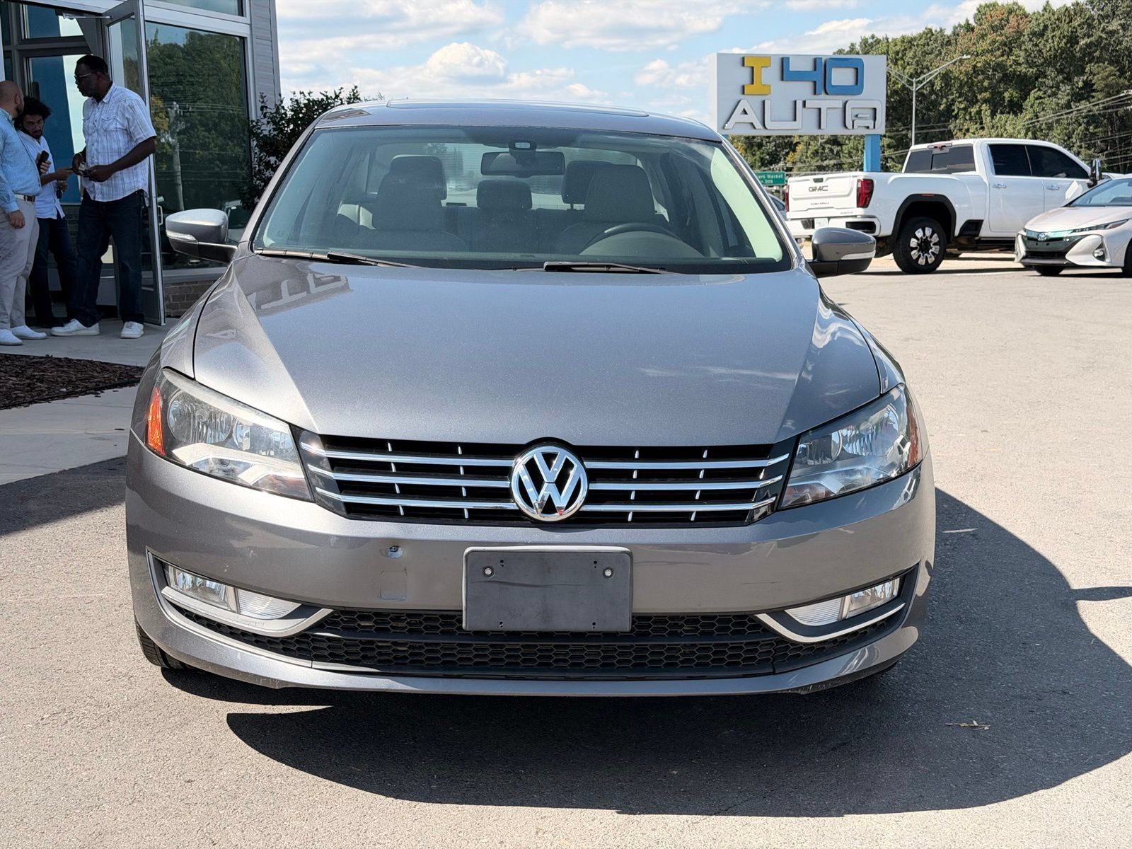 Used 2015 Volkswagen Passat TDI SEL Premium FWD image 11