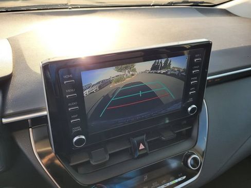 Used 2020 Toyota Corolla LE FWD image 14