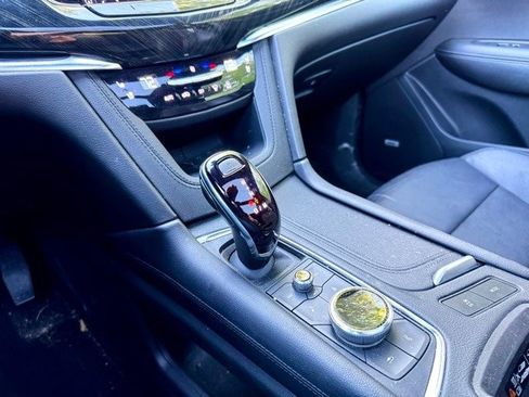 Used 2021 Cadillac XT6 Premium Luxury image 14