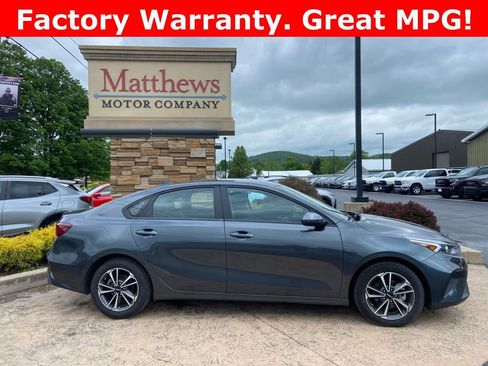 Used 2023 Kia Forte LXS image 2