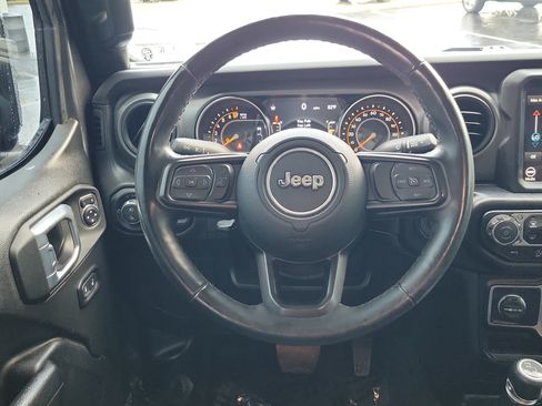 Used 2022 Jeep Gladiator Sport AWD/4WD image 15