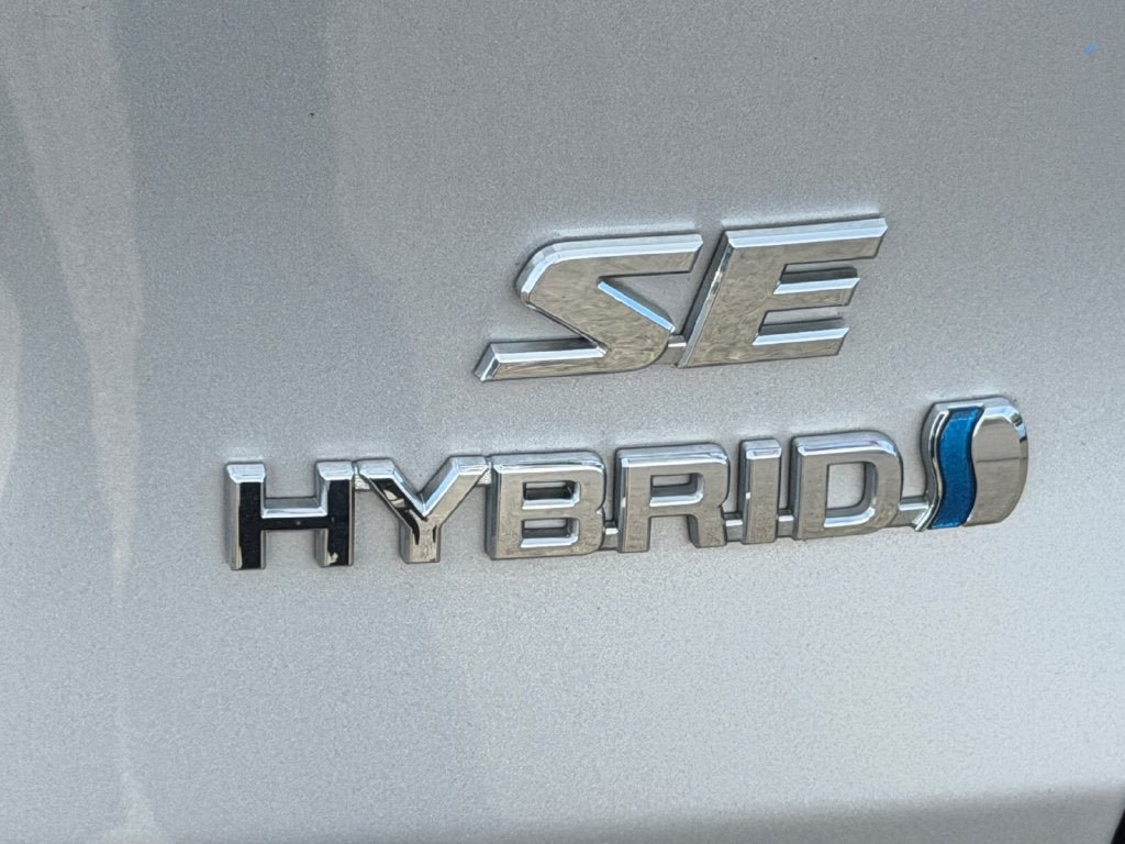 Used 2023 Toyota RAV4 SE w/ Convenience Package AWD/4WD image 32
