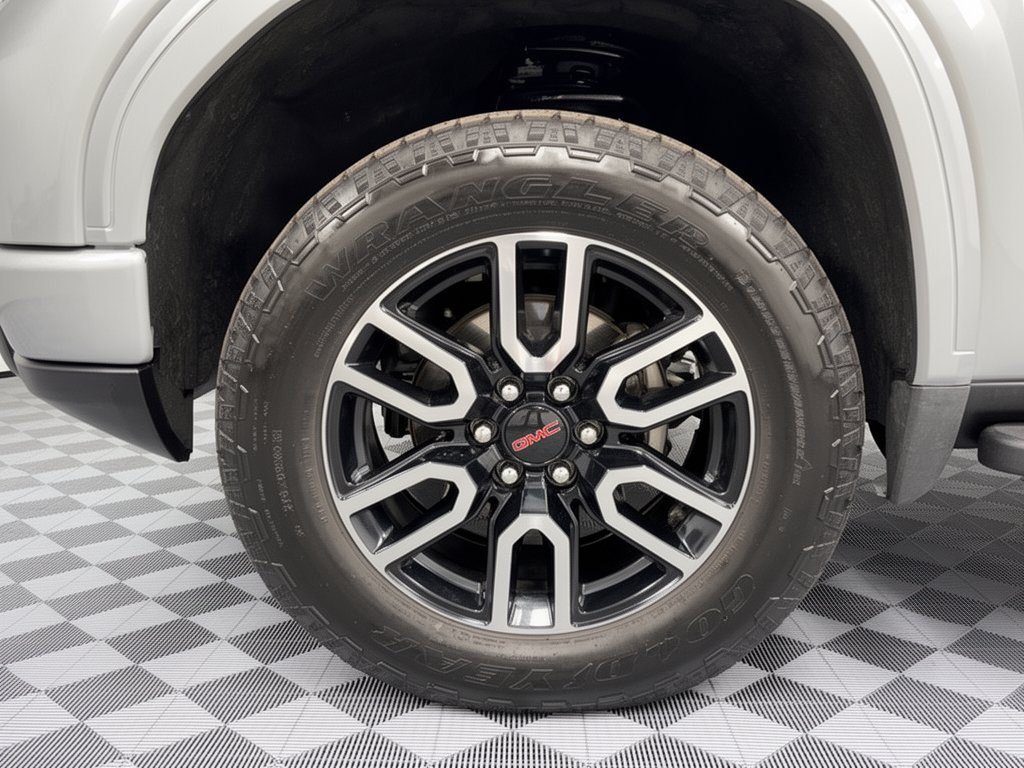 Used 2026 GMC Sierra 1500 AT4 w/ AT4 Premium Package AWD/4WD image 13