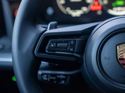 New 2026 Porsche Cayenne Base image 14