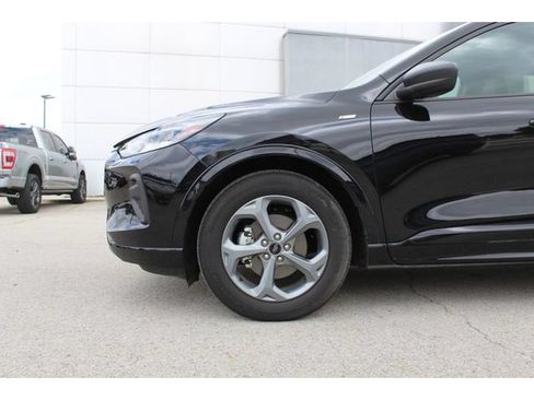 Used 2024 Ford Escape ST-Line w/ Tech Pack #1 FWD image 9