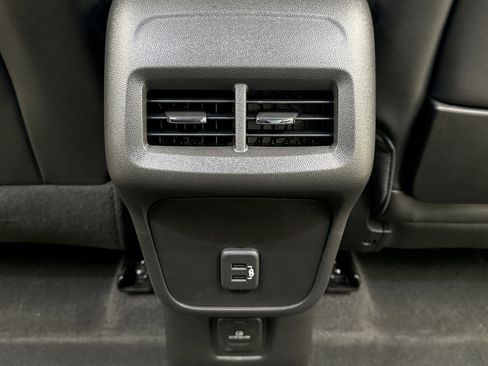 Used 2024 GMC Terrain SLT w/ Infotainment Package II AWD/4WD image 22