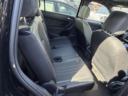 Used 2022 Volkswagen Tiguan SE R-Line image 30