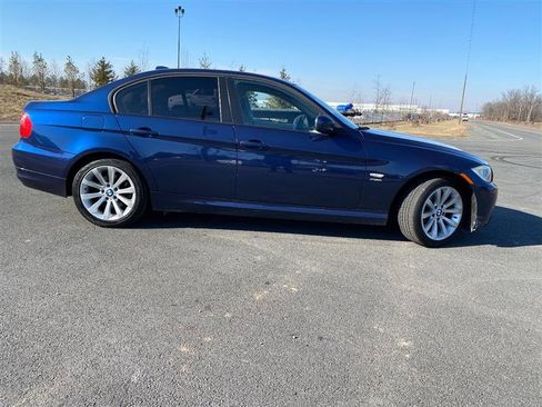 Used 2011 BMW 328i xDrive Sedan image 16