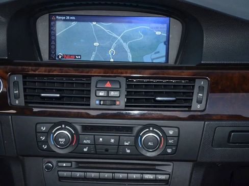 Used 2013 BMW 328i Convertible image 24