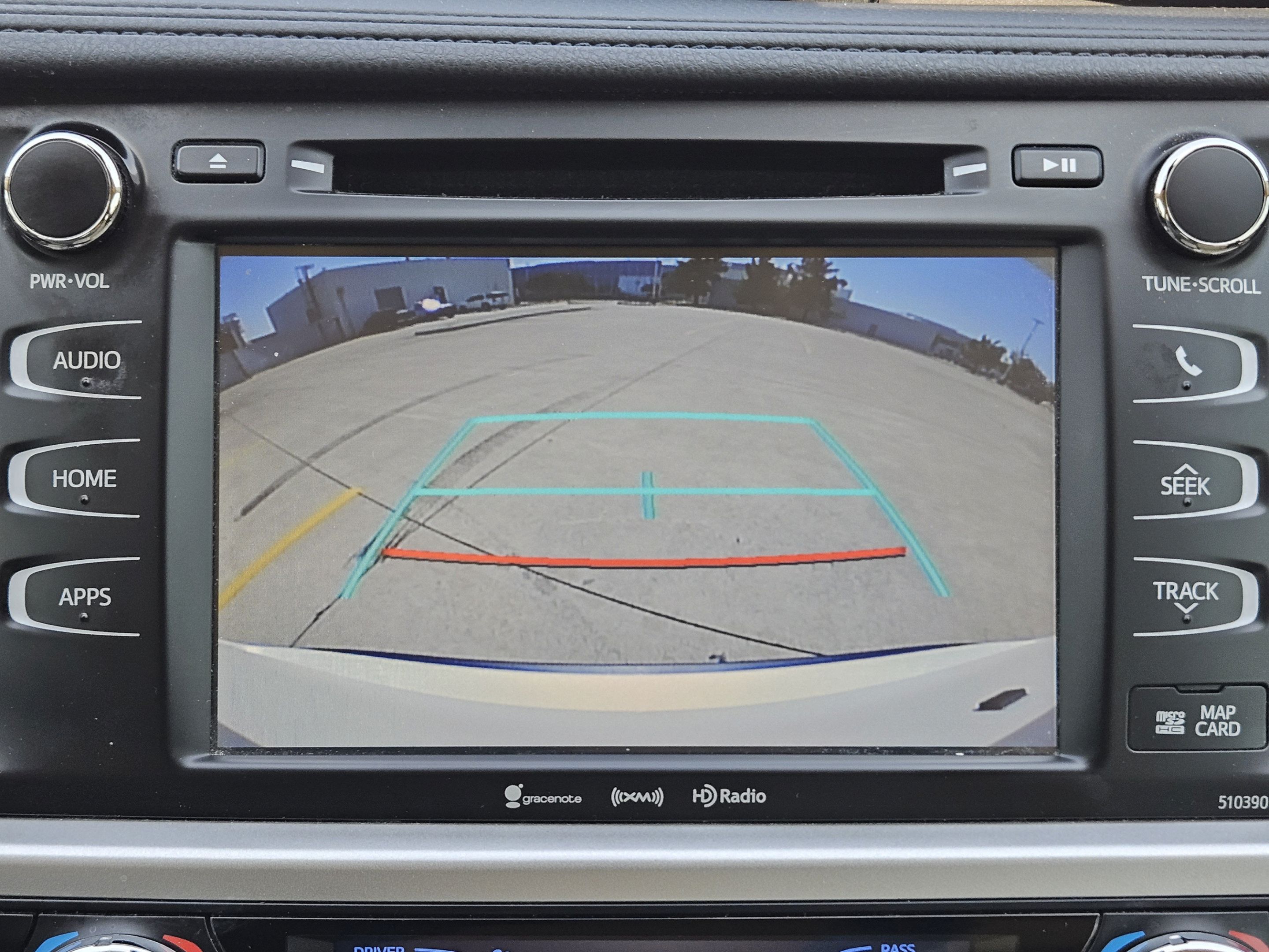 Used 2019 Toyota Highlander XLE FWD image 10