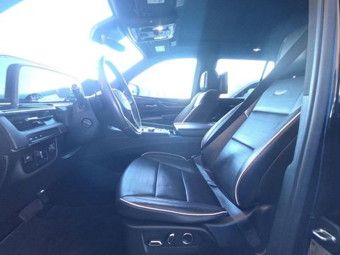 Used 2021 Cadillac Escalade Sport w/ Driver Assist Tech Package image 7