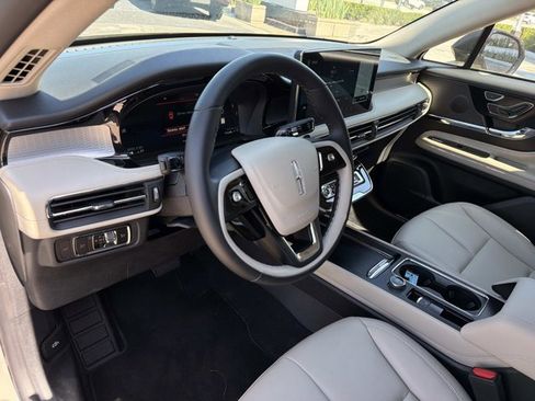 New 2026 Lincoln Corsair Premiere FWD image 14