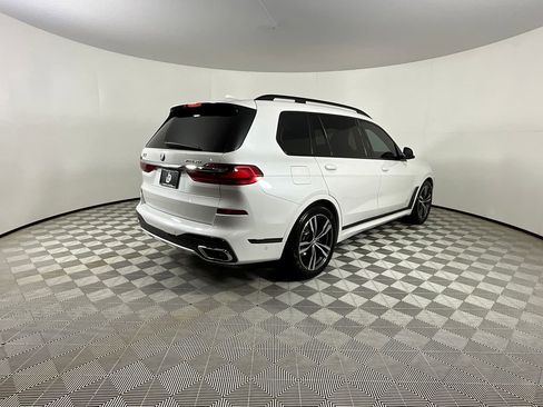 Used 2021 BMW X7 xDrive40i w/ M Sport Package AWD/4WD image 4