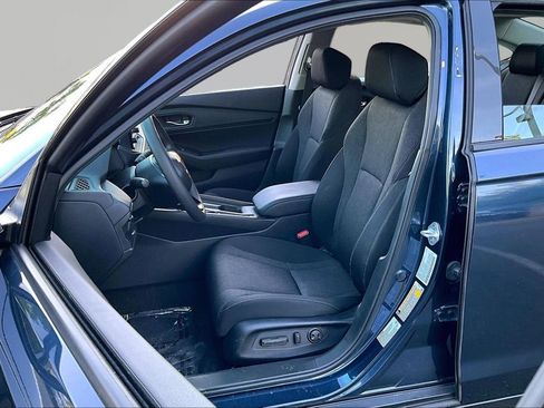 Used 2025 Honda Accord SE image 17