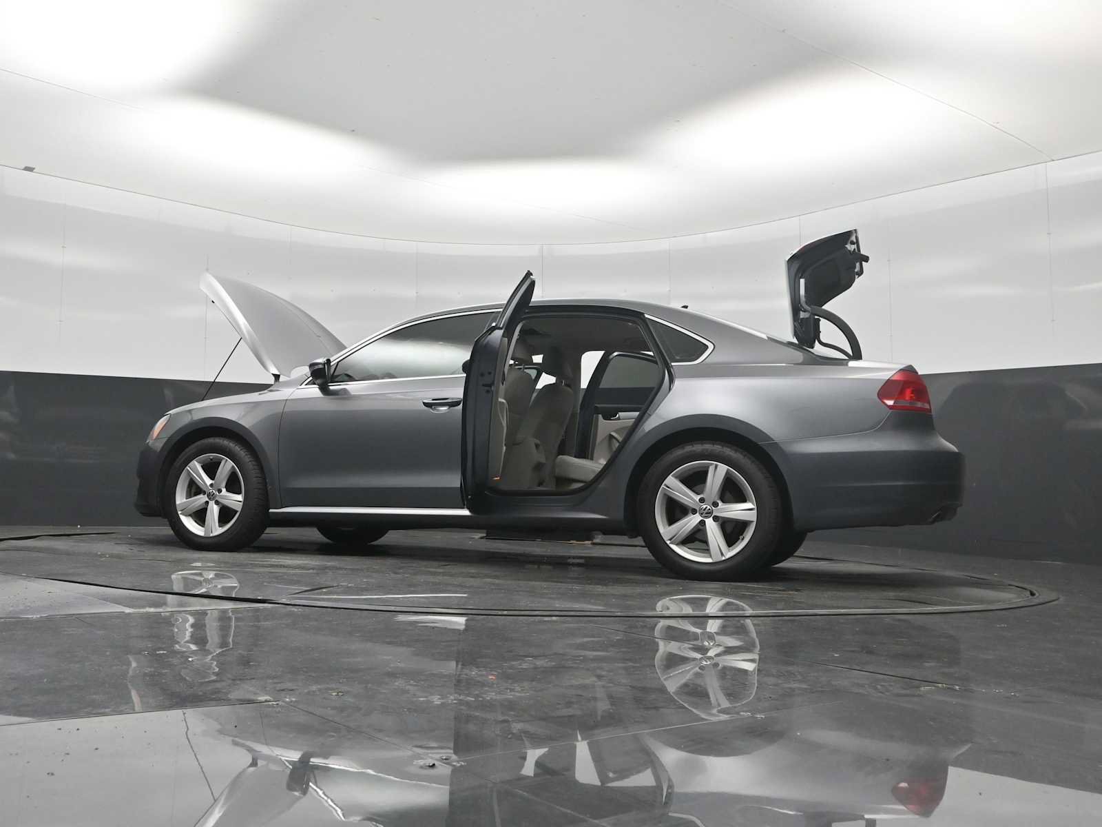 Used 2012 Volkswagen Passat TDI SE FWD image 39