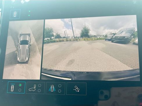 Used 2025 GMC Acadia Elevation FWD image 32