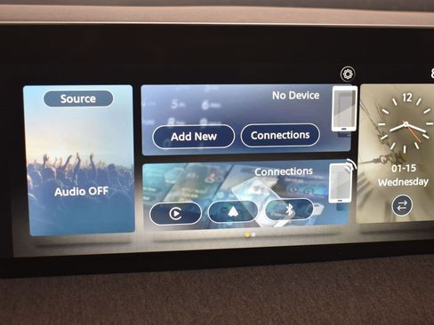 Certified 2025 Nissan Kicks SV image 8