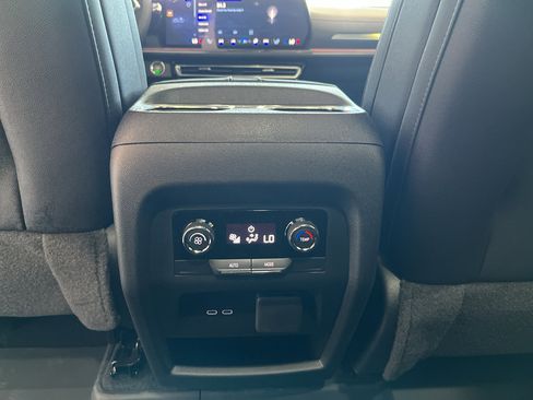 New 2026 Chevrolet Traverse Z71 w/ Enhanced Driving Package image 15