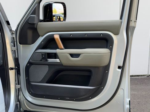 Used 2023 Land Rover Defender 110 X image 47