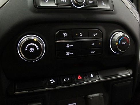 Certified 2020 Chevrolet Silverado 1500 Custom Trail Boss w/ Custom Convenience Package AWD/4WD image 25