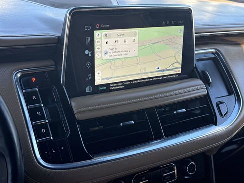 Used 2024 Chevrolet Suburban Premier w/ Advanced Technology Package image 24