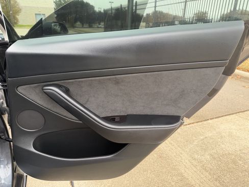 Used 2023 Tesla Model 3 Standard Range image 33