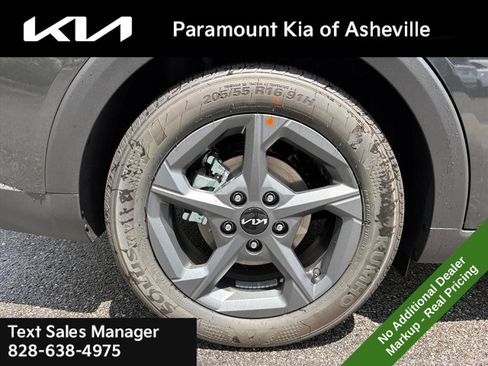 New 2026 Kia K4 FWD image 30