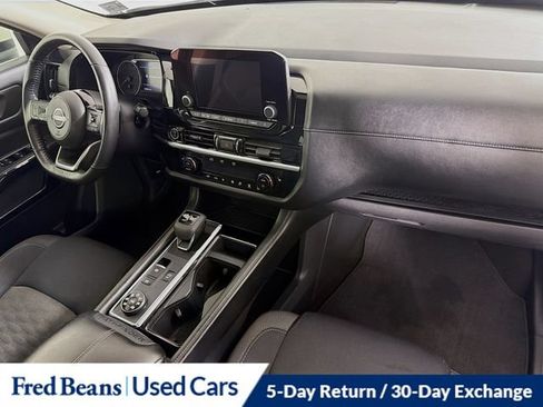 Used 2023 Nissan Pathfinder SV w/ SV Premium Package AWD/4WD image 37
