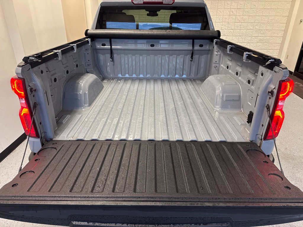 Used 2024 Chevrolet Silverado 1500 RST w/ Z71 Off-Road Package AWD/4WD image 9