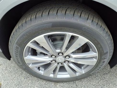 New 2025 Cadillac XT5 Premium Luxury image 12