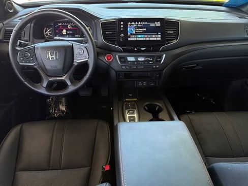 Certified 2025 Honda Passport TrailSport image 17
