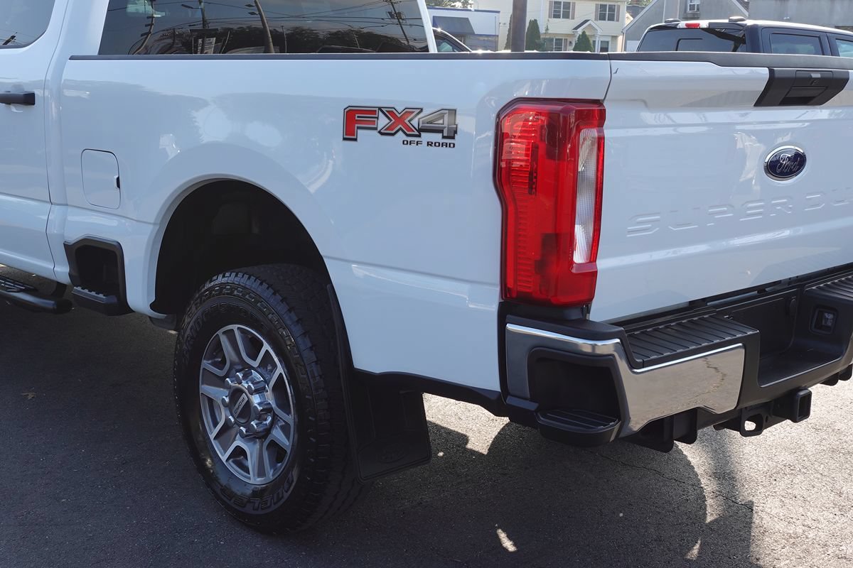 Used 2025 Ford F250 XLT w/ FX4 Off-Road Package AWD/4WD image 9