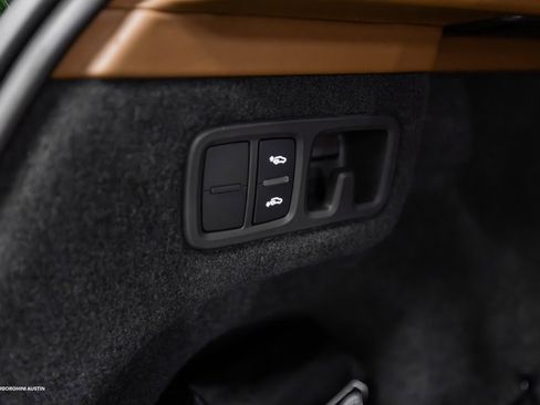 New 2025 Lamborghini Urus SE image 14