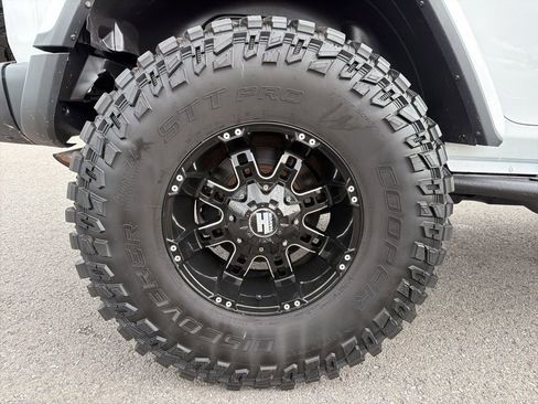 Used 2018 Jeep Wrangler Unlimited Rubicon image 15