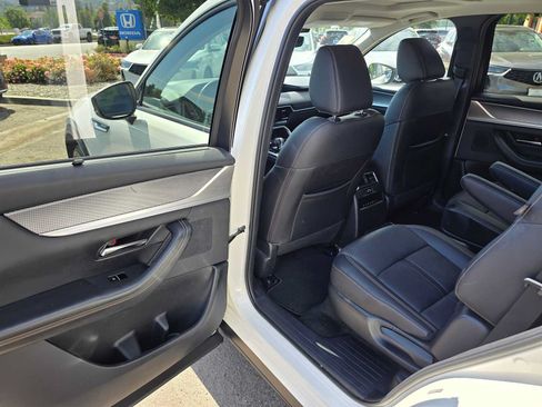 Used 2024 MAZDA CX-90 Plug-In Hybrid w/ Preferred AWD/4WD image 16
