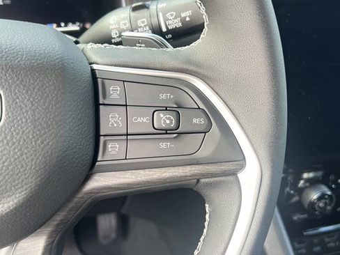 New 2025 Jeep Grand Cherokee Limited image 21