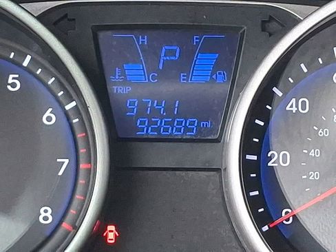 Used 2012 Hyundai Tucson GLS image 19