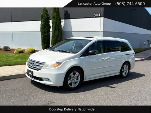 Used 2013 Honda Odyssey Touring image 1
