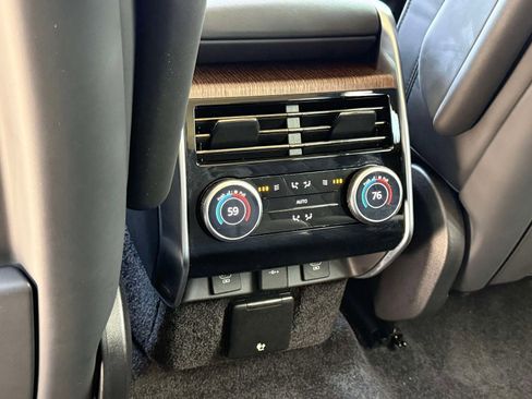 Used 2022 Land Rover Range Rover Long Wheelbase SE image 30