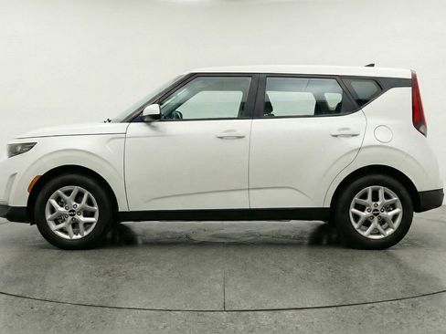 Used 2025 Kia Soul LX w/ LX Technology Package image 5