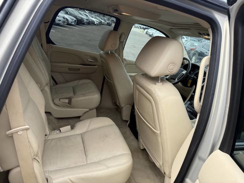 Used 2008 Cadillac Escalade AWD image 17