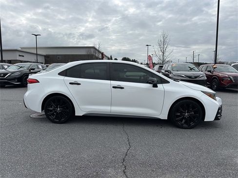 Used 2022 Toyota Corolla SE image 9
