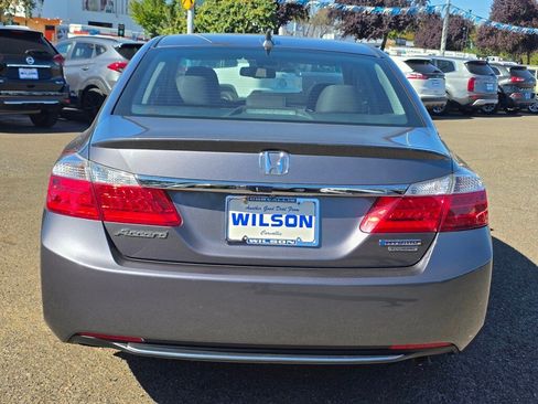 Used 2015 Honda Accord Touring image 4
