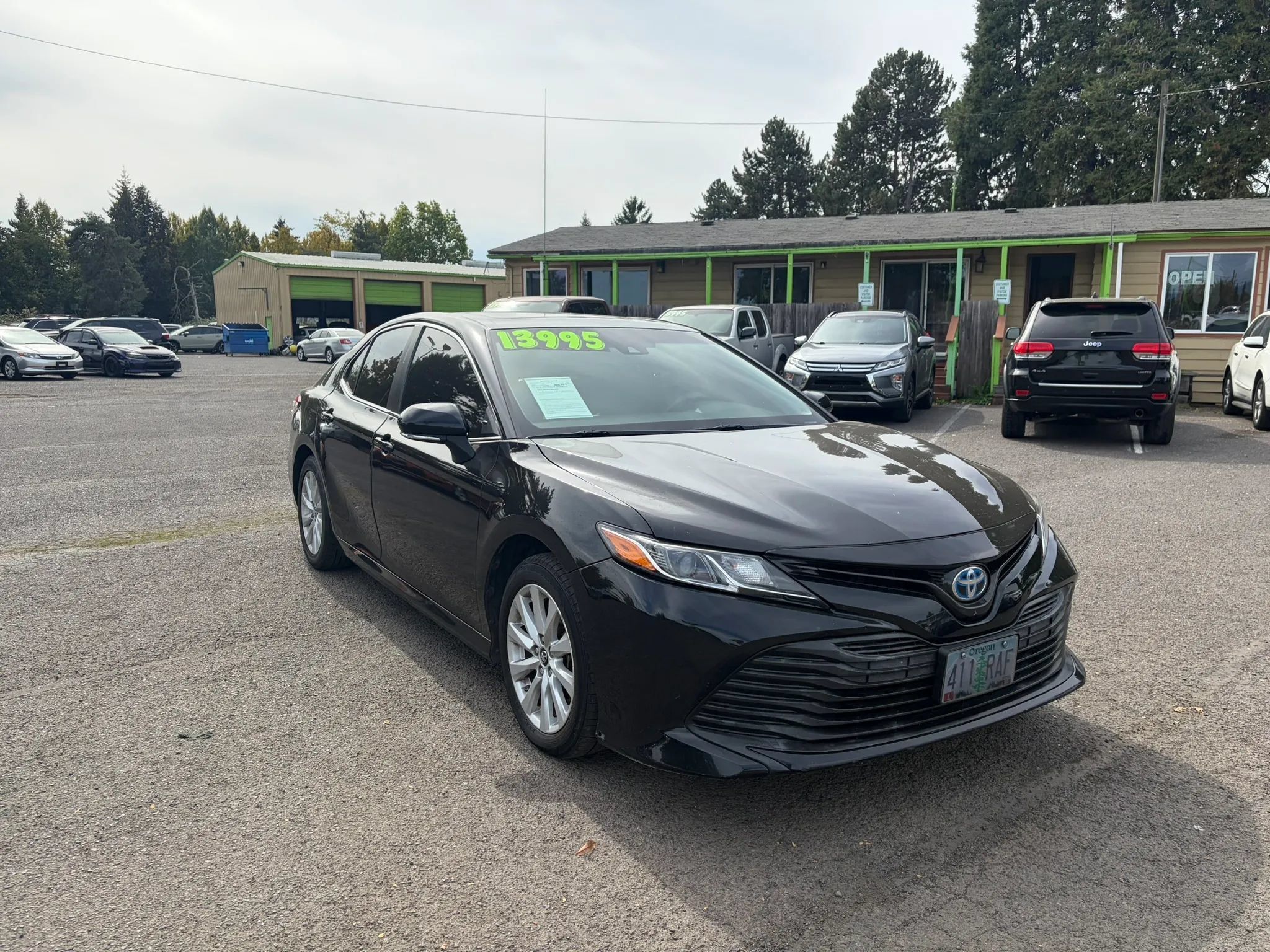 Used 2018 Toyota Camry LE w/ Audio Package FWD image 1