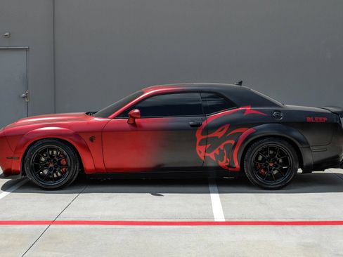 Used 2016 Dodge Challenger SRT Hellcat RWD image 17