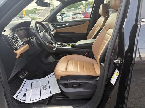 Used 2024 Volkswagen Atlas Cross Sport SEL R-Line AWD/4WD image 9