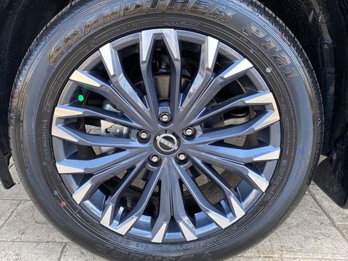 Used 2025 Nissan Rogue Platinum w/ Platinum Premium Package image 14