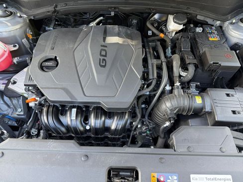 Used 2025 Kia Sportage LX FWD image 30