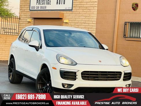 Used 2017 Porsche Cayenne Platinum Edition AWD/4WD image 6